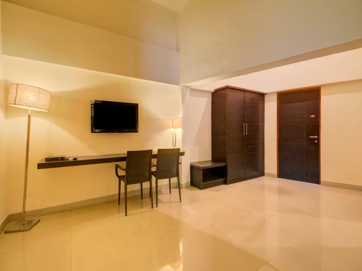 Capital O 36727 Plush Retreat Hotel Dive Екстериор снимка