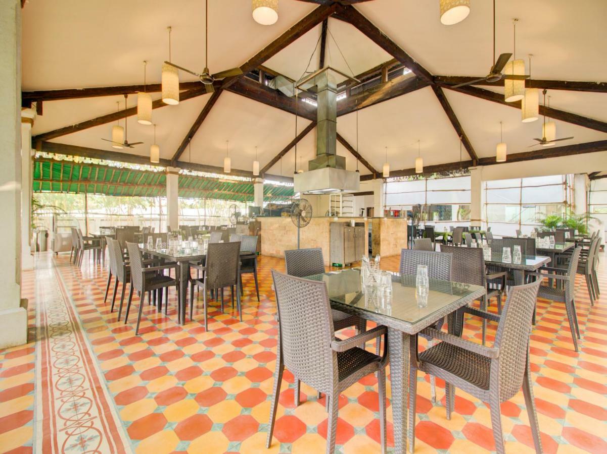 Capital O 36727 Plush Retreat Hotel Dive Екстериор снимка